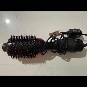 REVLON Hair Dryer And Volumizer Hot Air Brush